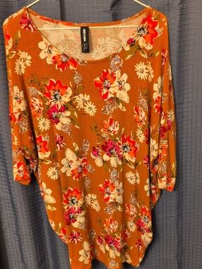 NWOT Agnes & Dora Burnt Orange  Floral Scoop Neck Tunic L